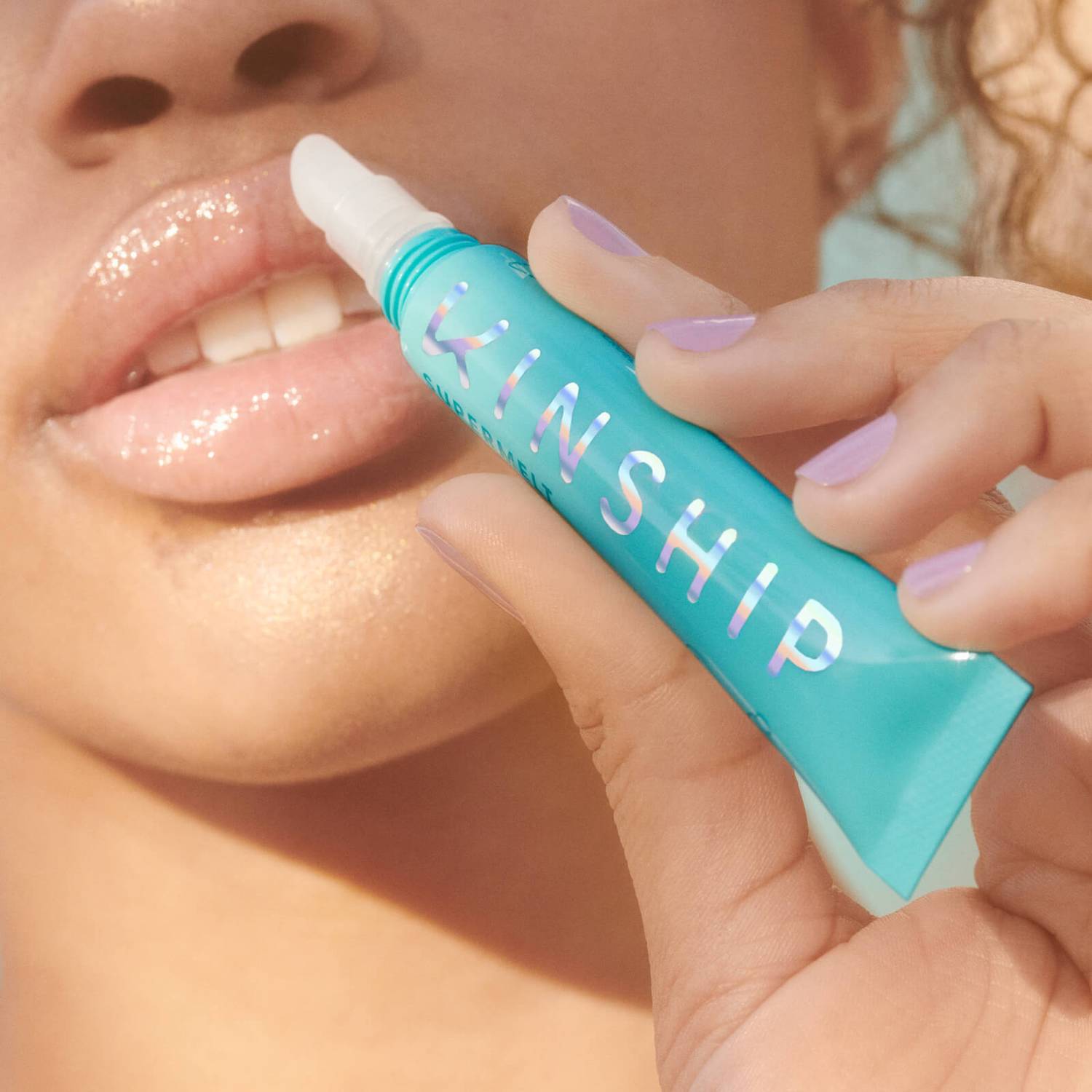 Бальзам-маска для губ Kinship Supermelt Plumping Lip Treatment