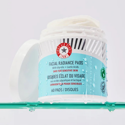 Пади-ексфоліант First Aid Beauty Facial Radiance Pads